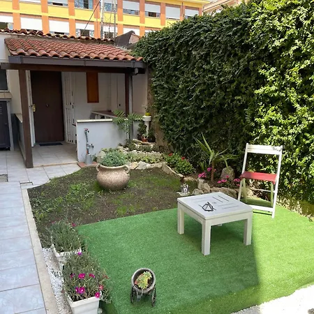 House With Private Garden * Rome