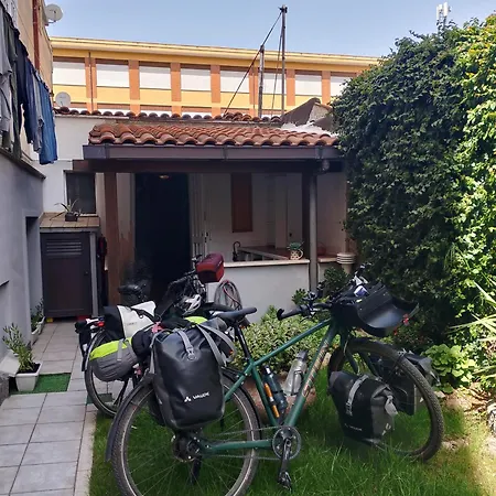 Apartment House With Private Garden Rome